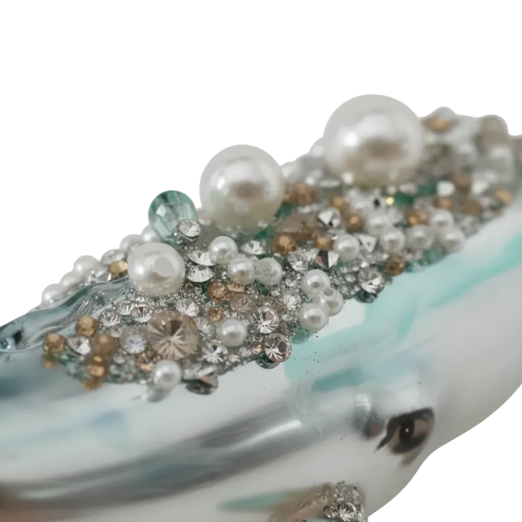 HZZ123: Glass Beaded Blue Whale