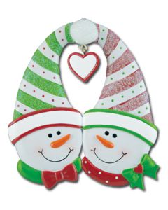 CR118: SNOW COUPLE W/ HEART